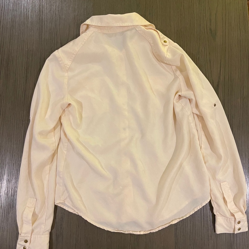 š„$5 SALEš„ Button Up Shirt - Picture 5 of 5
